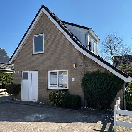 Huebsches Ferienhaus In Ouddorp - Fusslaeufig Zum Strand Und Zentrum מראה חיצוני תמונה
